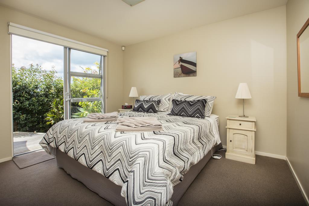 Tahi Lodge - Matakana Coast Snells Beach Exteriör bild